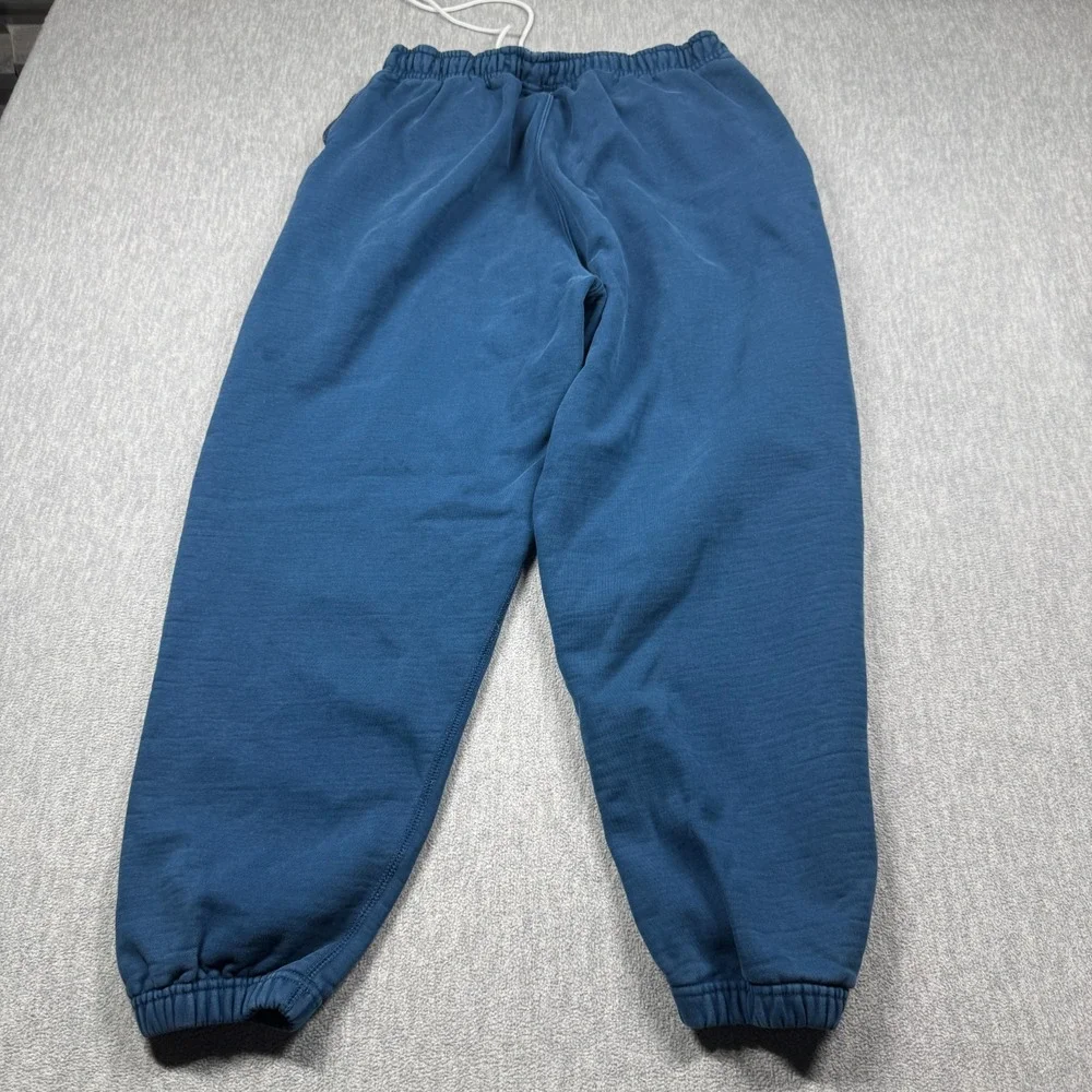 Nike essential solo